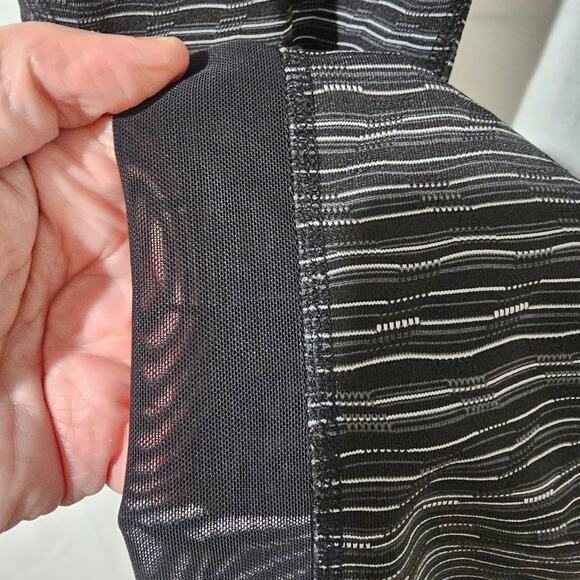 90 Degree By Reflex Athletic Leggings Small Black/White with Mesh Side Panel - Picture 2 of 5